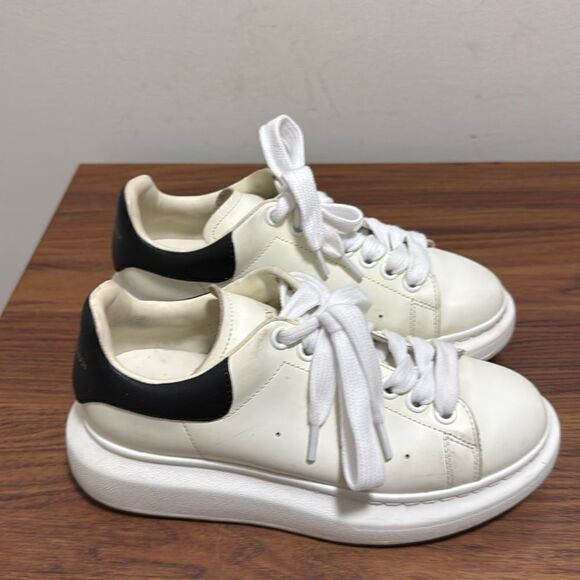Alexander Mc Queen Conscious Mens’ Low Top Sneakers. Size 36D. - Picture 4 of 8